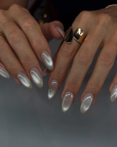 Simple Cat-Eye Nails Simple Cat-Eye Nails